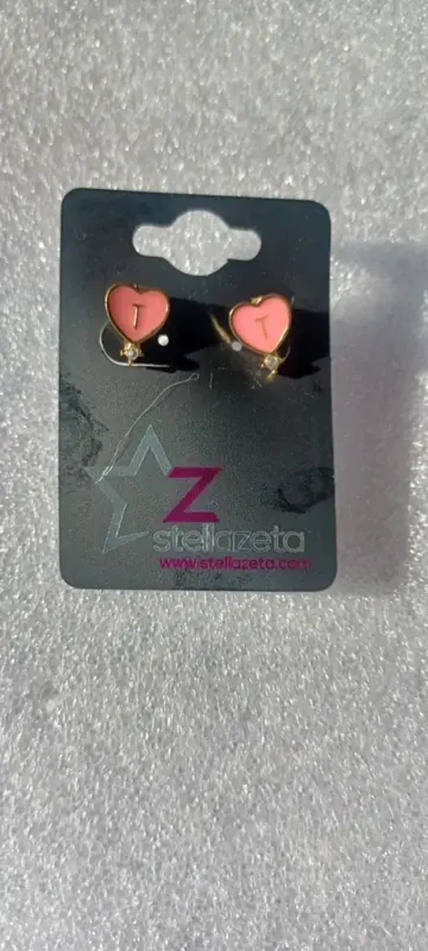 Boucles d'oreilles coeur rose avec "T"