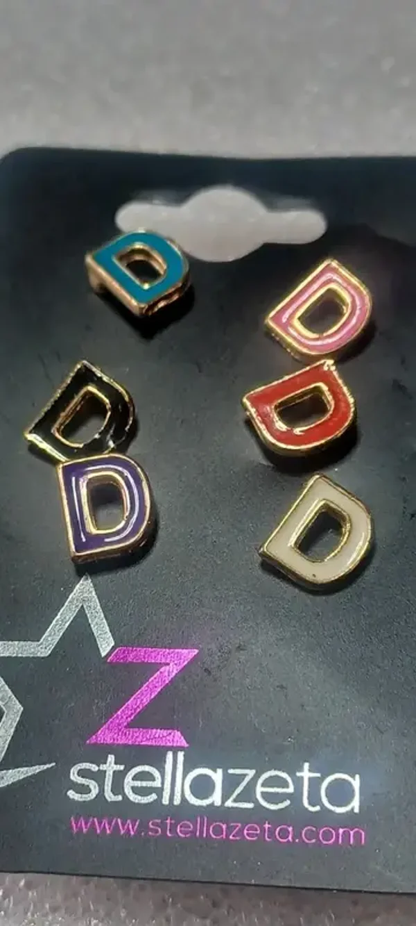 Boucles d'oreilles "D" en couleur