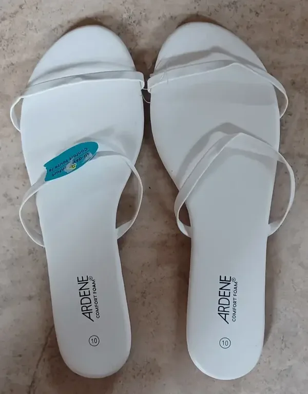 Sandales blanches P10