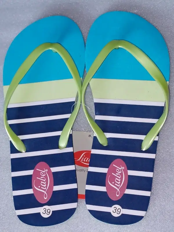 Tongs rayures, lanières vertes