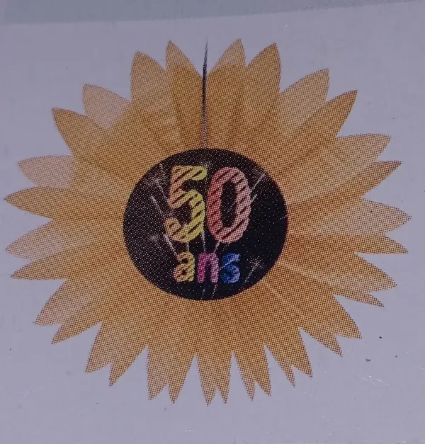 Eventail papier "50 ans" jaune orange