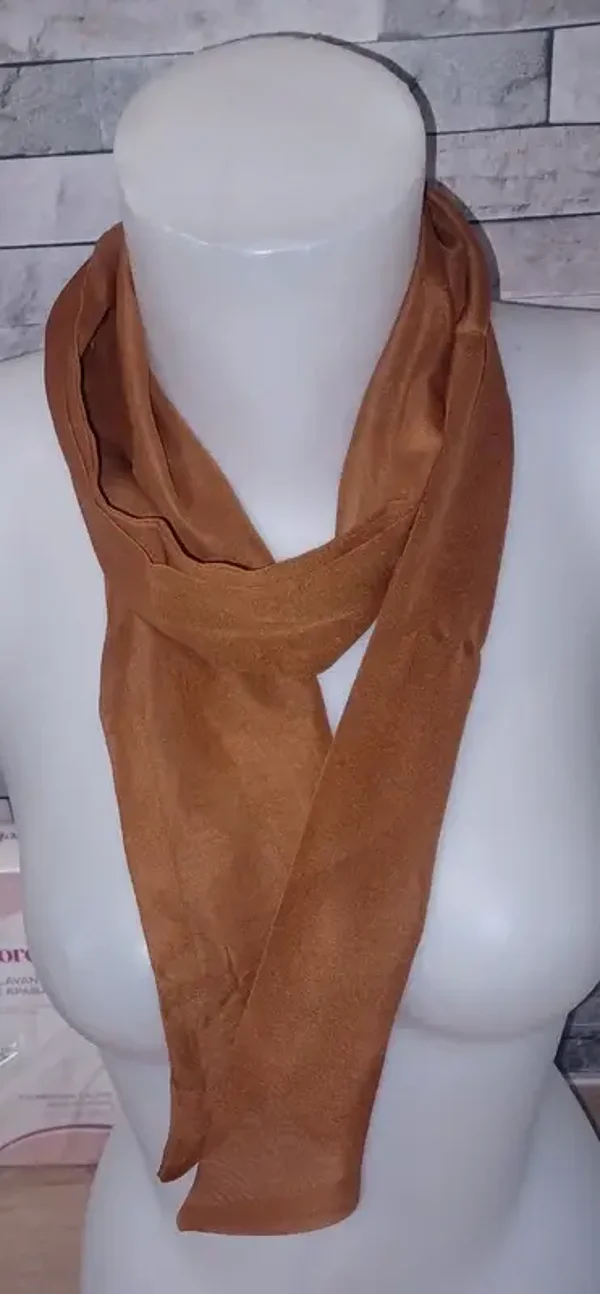 Écharpe brun beige