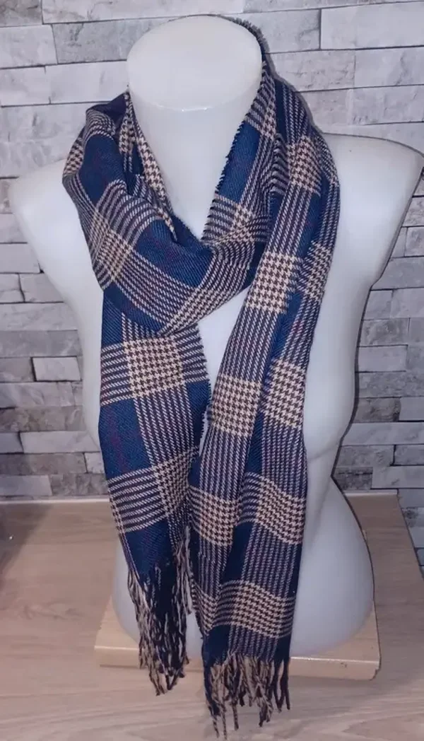 Écharpe à carreaux et rayures