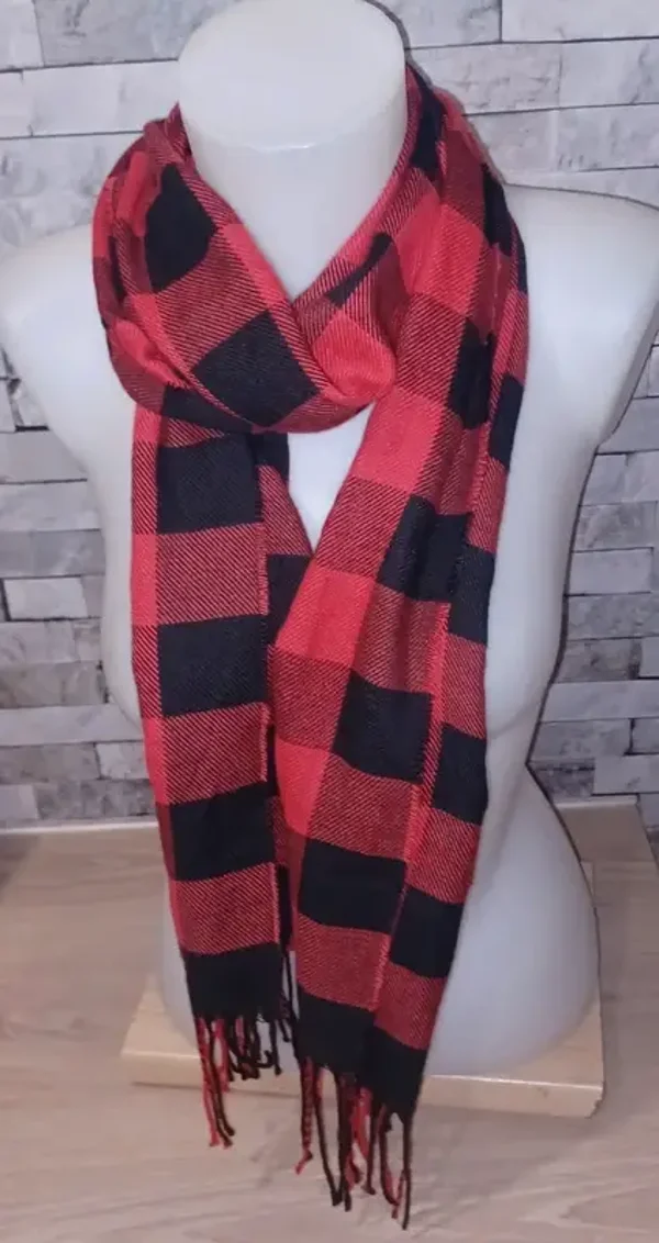 Écharpe à carreaux rouge et noir