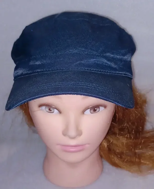 Casquette bleue marine