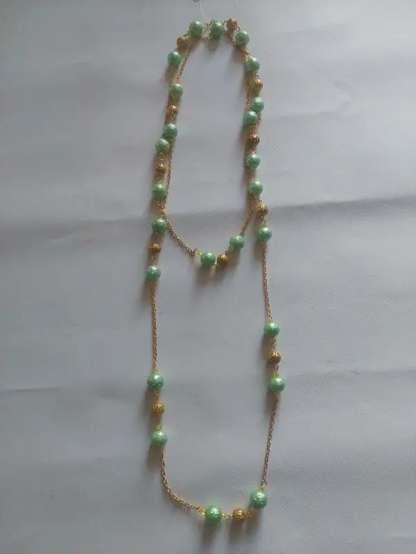 Long collier jaune et vert