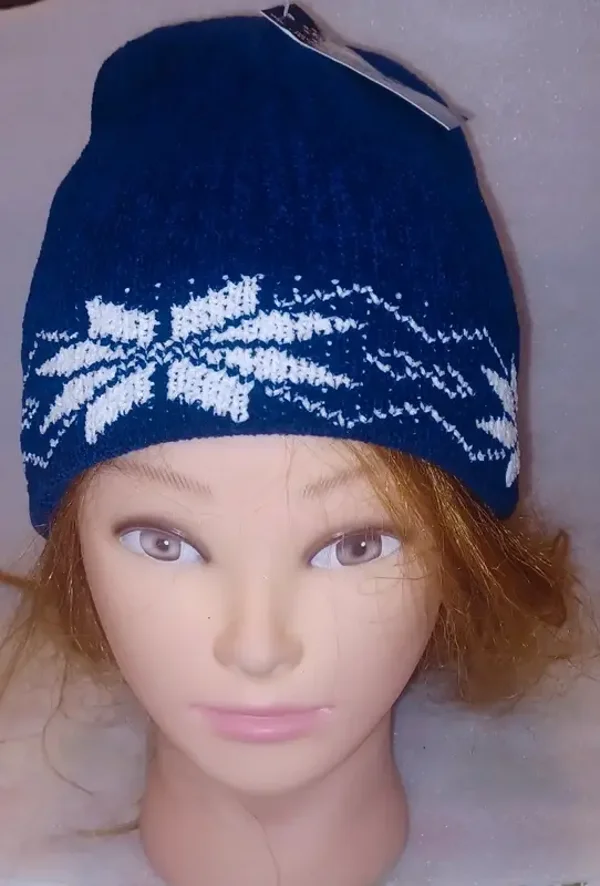 Bonnet bleu motifs blancs