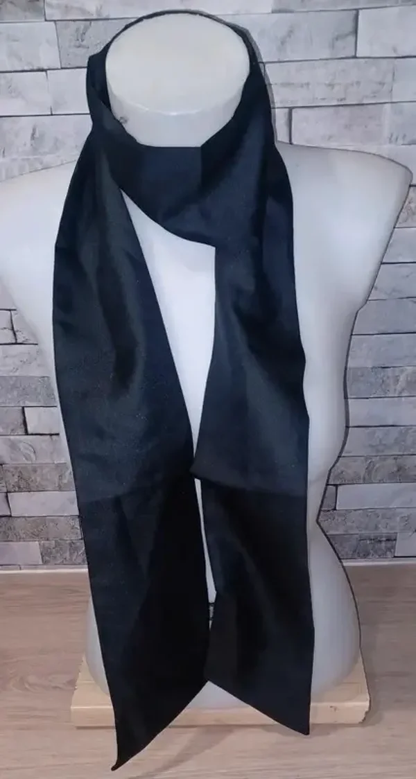 Écharpe noire effet satin