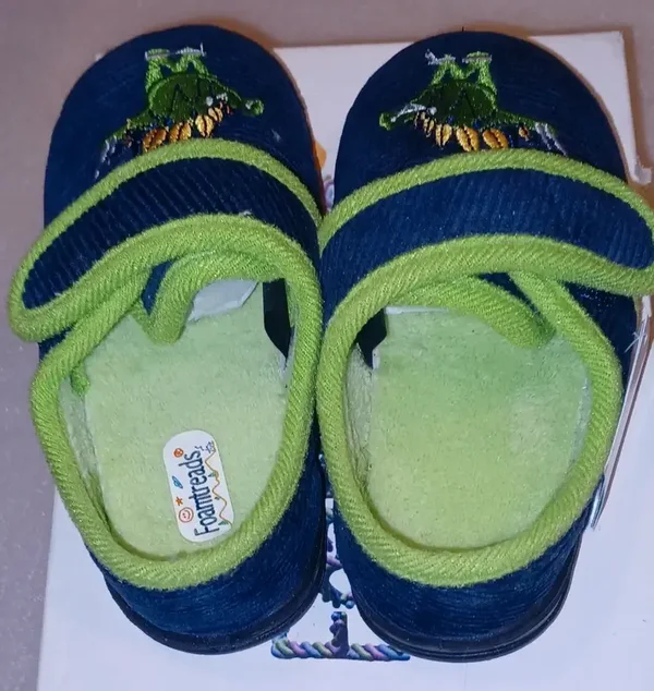 Pantoufles enfant bleu marine