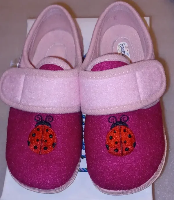 Pantoufles enfant coccinelle