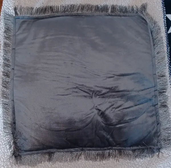 Coussin de sol gris