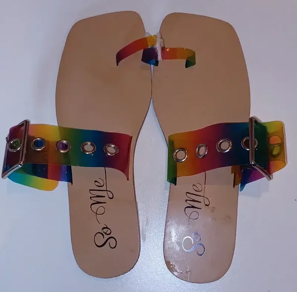 Sandales lanières en plastique