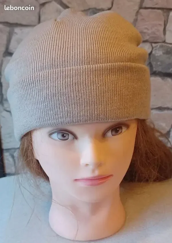 Bonnet beige, marron clair