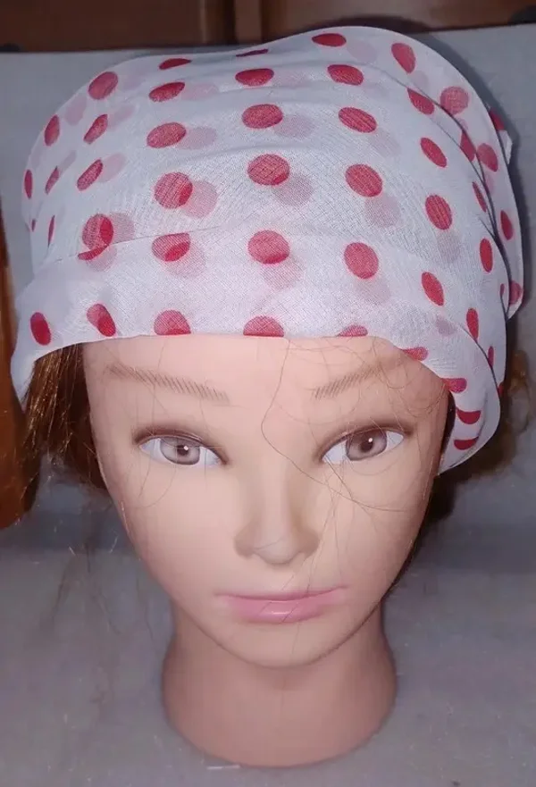 Bandana blanc à pois rouges