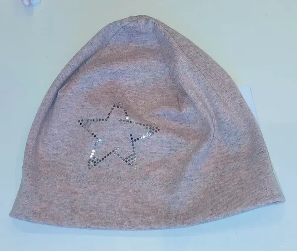 Bonnet bébé rose avec étoile