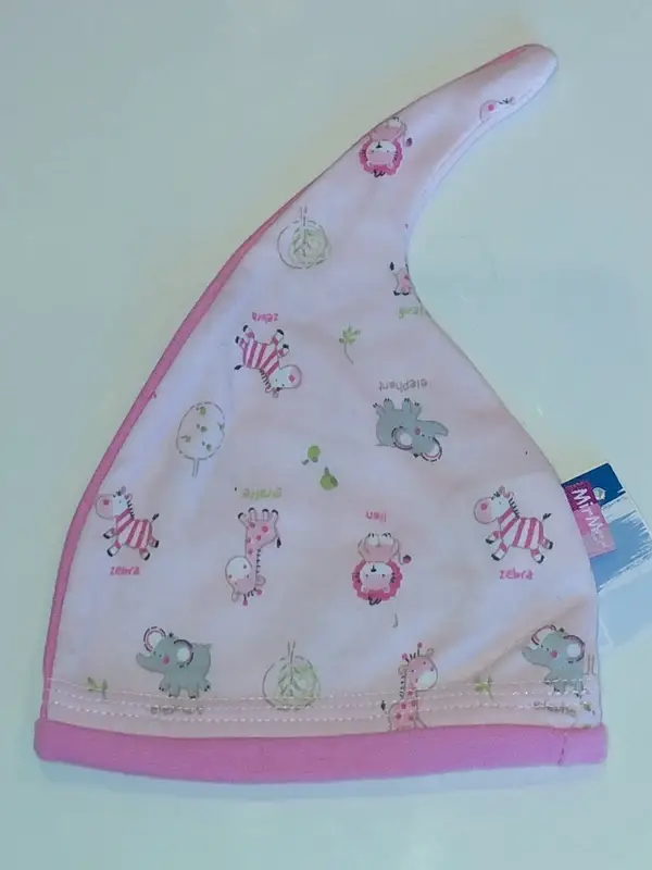 Bonnet bébé rose avec animaux