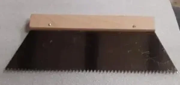 Couteau à colle 30 cm