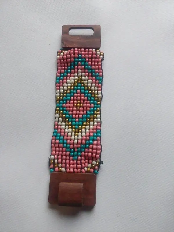Bracelet en perles et en bois