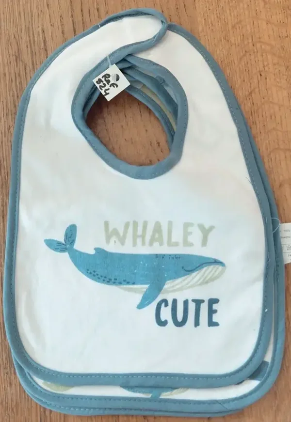 Bavoirs bleus "baleine"
