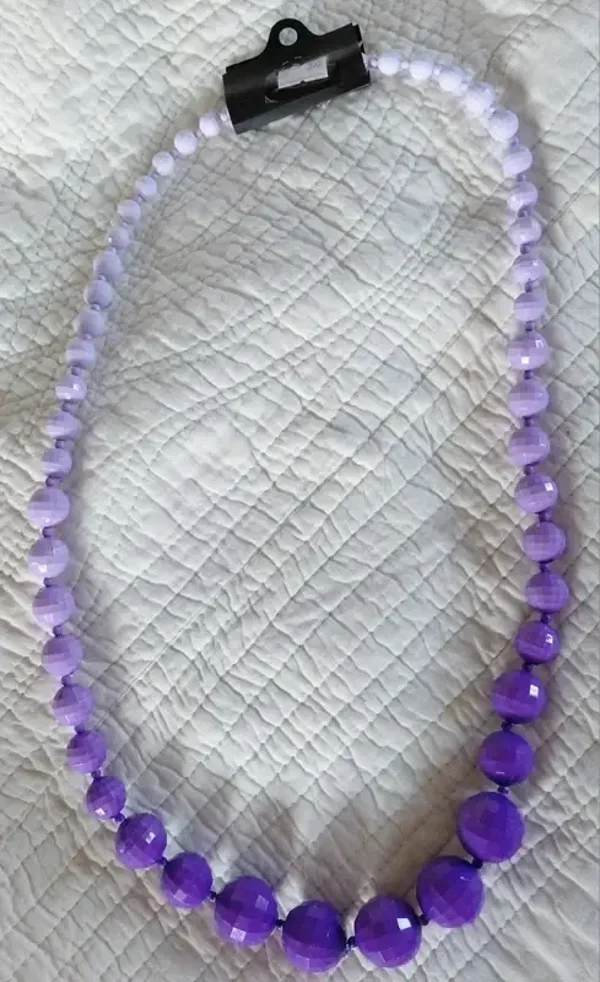 Long collier perles violettes