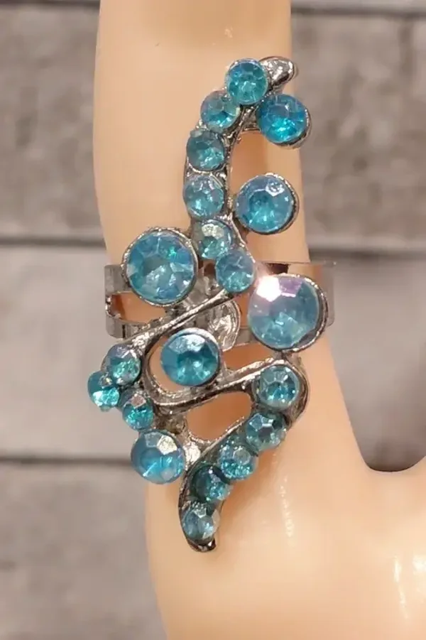 Bague avec strass bleu turquoise