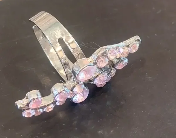 Bague avec strass rose