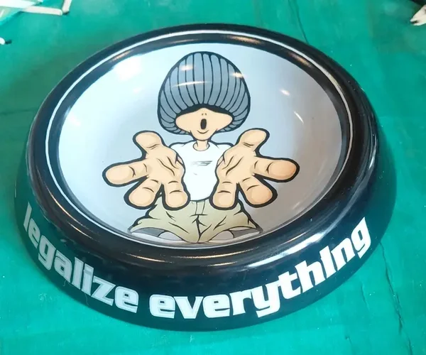 Cendrier ou vide-poche "legalize everything"