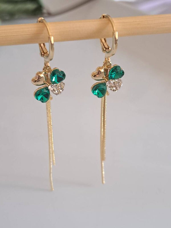Boucle trèfle pendante