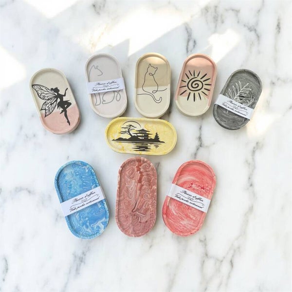 Plateau ovale en jesmonite | Vide-poche fait main | Plateau décoratif minimaliste | Personnalisable avec motif Cricut