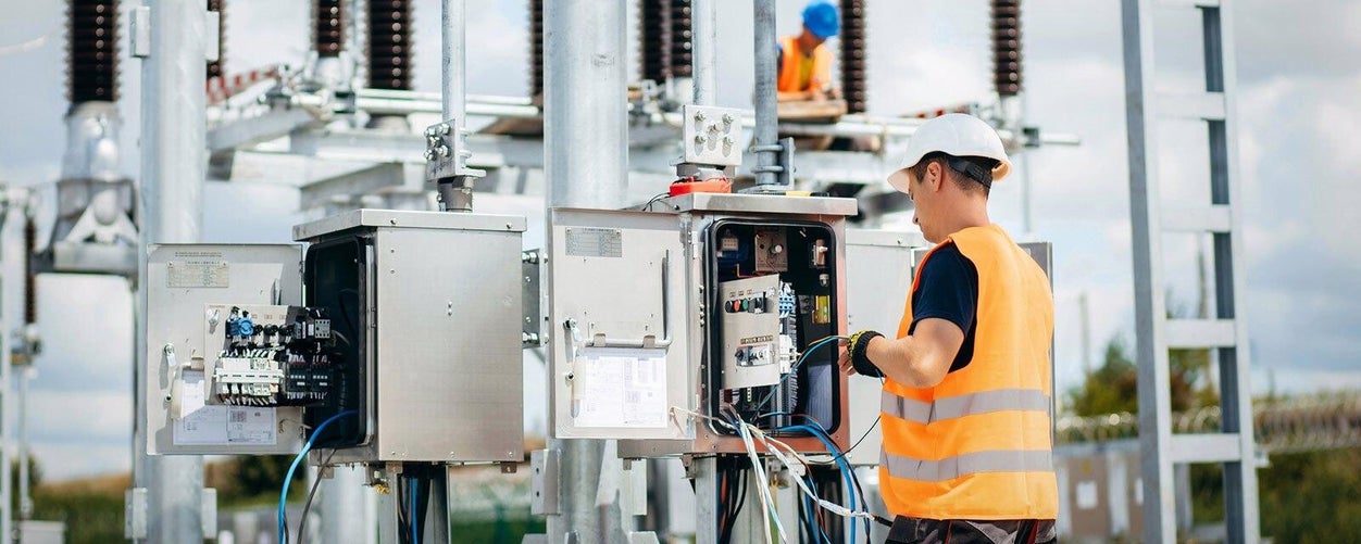 Reinigung und Instandhaltung elektrischer Anlagen