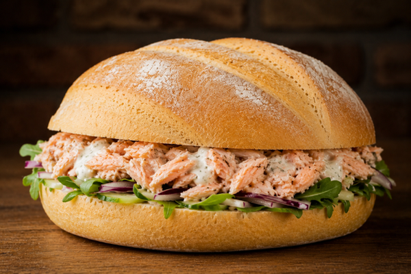 Broodje pulled salmon