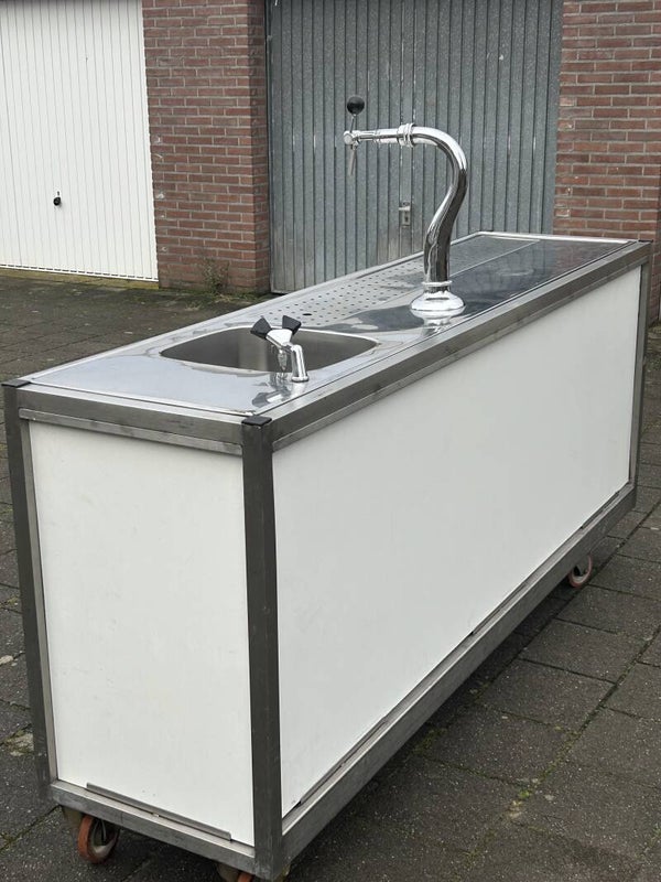 Mobiele bar 2M met Drankfname