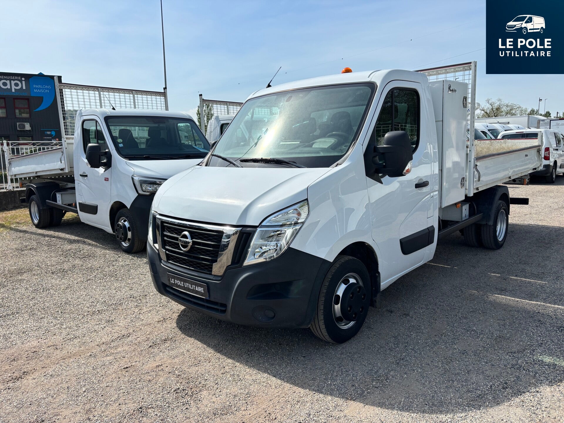 Nissan NV400 BENNE COFFRE 2.3l DCI 145ch - Révisé - Garantie 12 Mois
