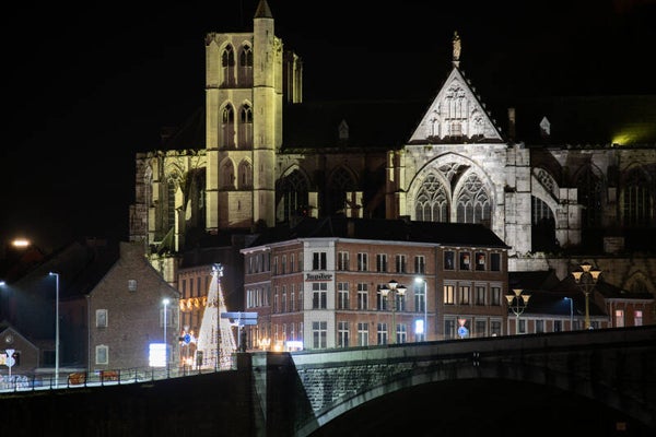 Huy by night