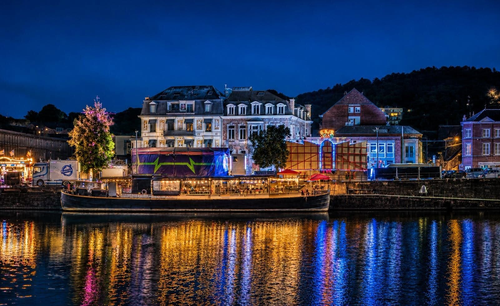 Huy by night