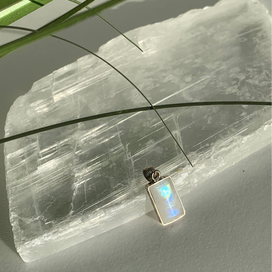 Rainbow Moonstone Pendant