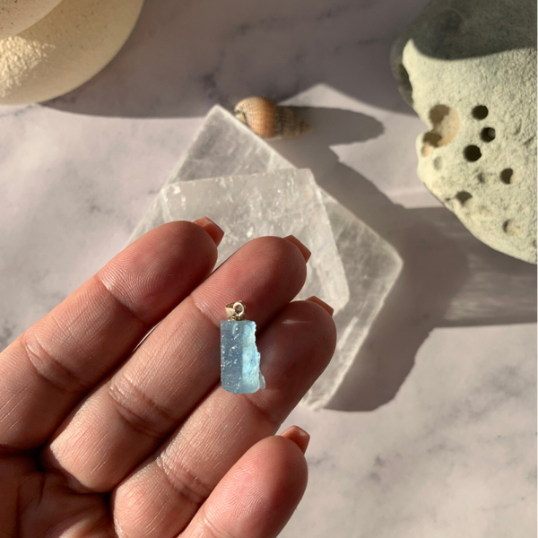 Raw Aquamarine pendant