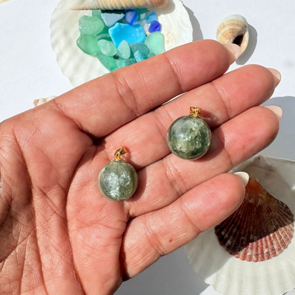 Green Mica Orb Pendant S925 Silver