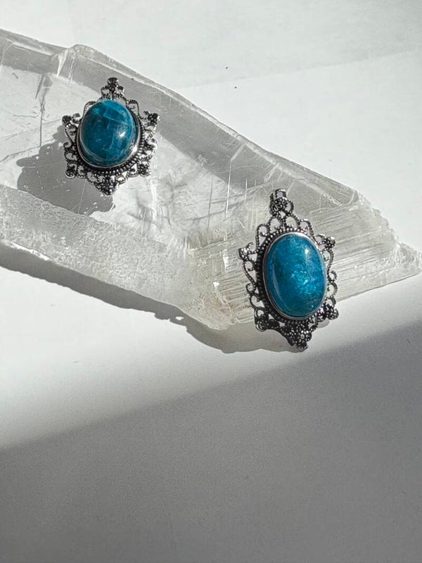 Apatite pendant