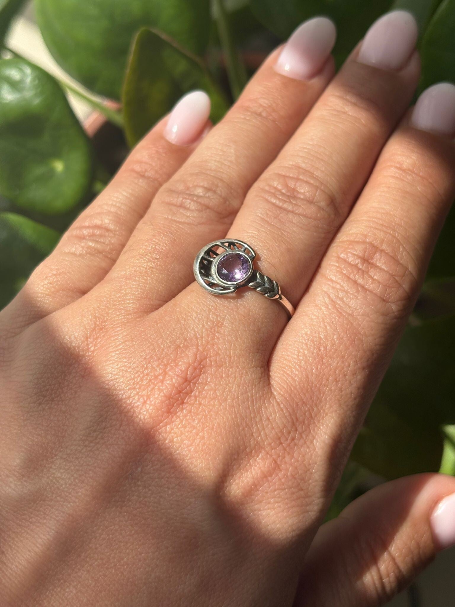 Amethist Moon Ring
