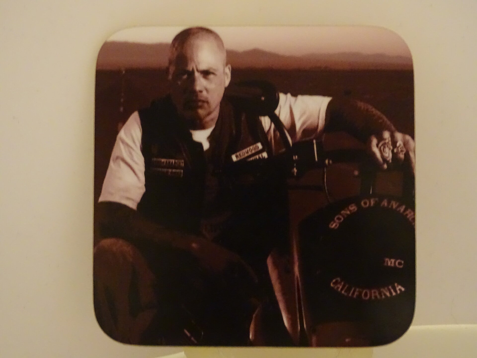 Coaster hard square Happy Lowman