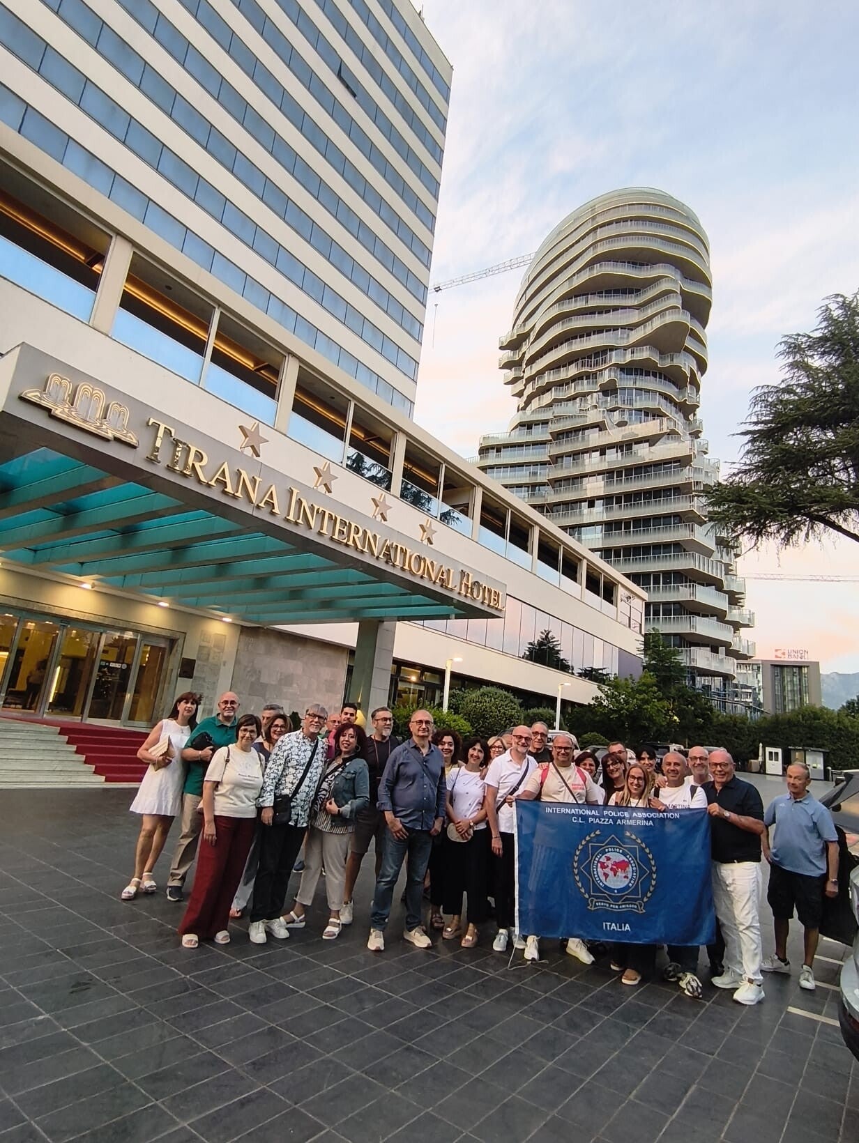9edb49fc-a05c-4bc3-90d3-0240e487289d-standard-tb50s4.jpg