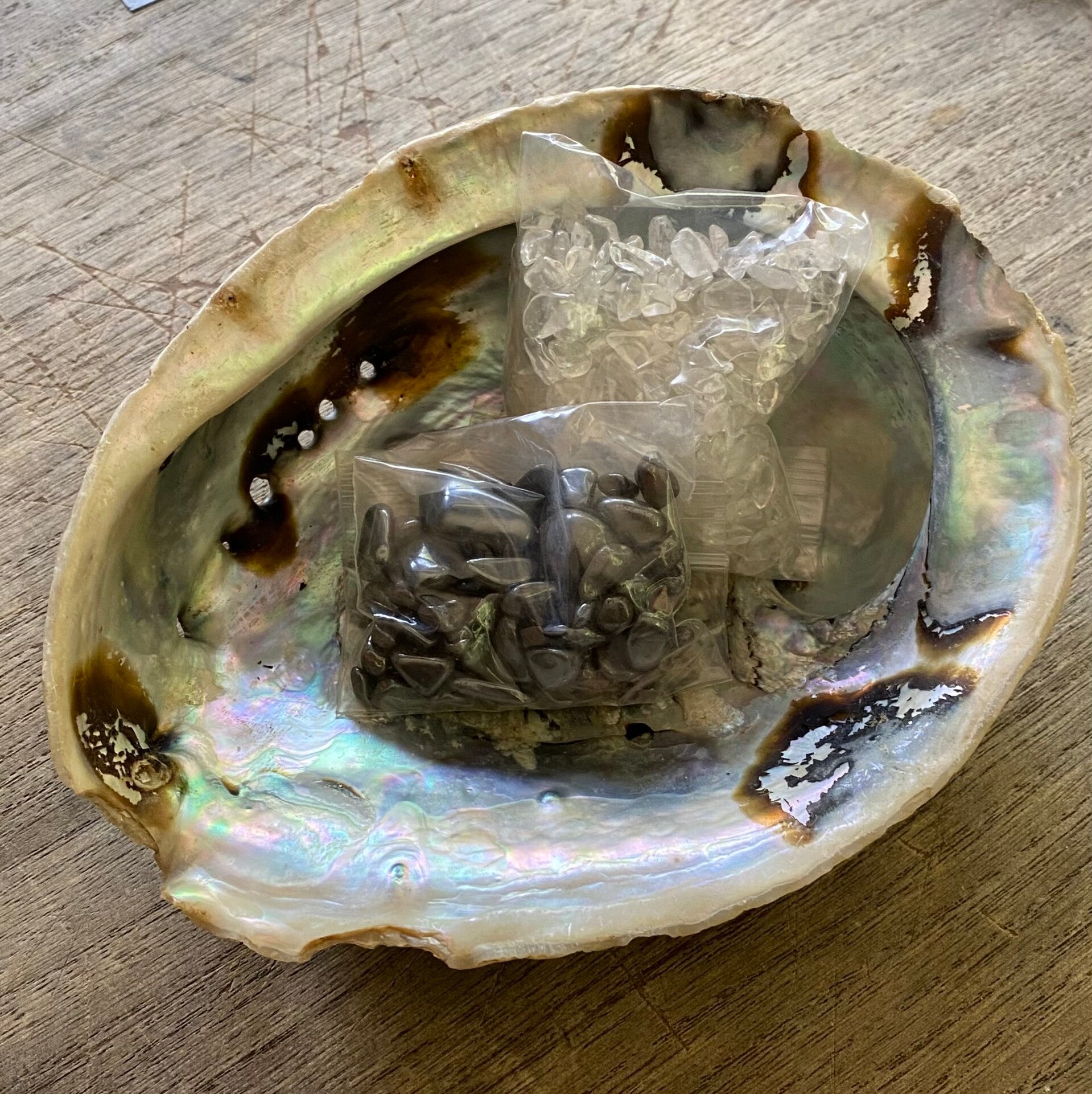 Op- en Ontlaad Set Hematiet & Bergkristal Abaloneschelp