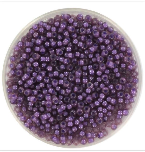 miyuki rocailles 11/0 - fancy lined lavender 2264