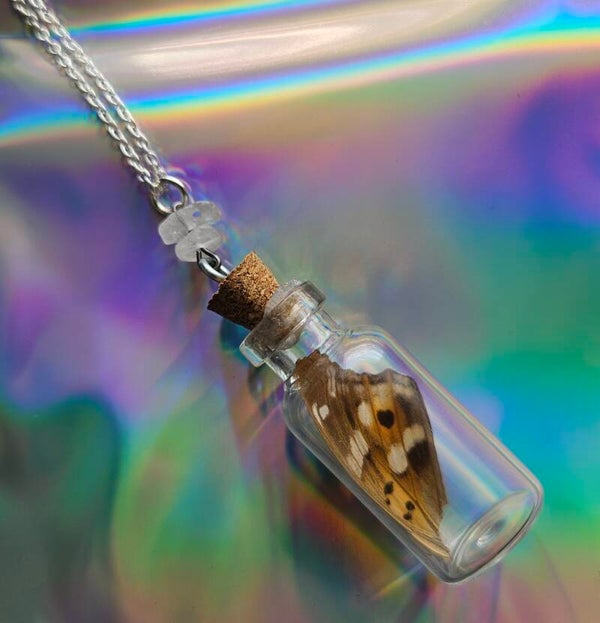 Butterfly wing necklace (rose quartz)