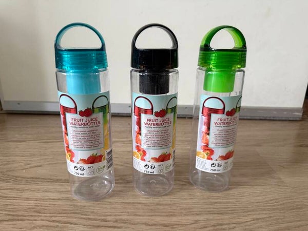 Drinkfles water met fruit
