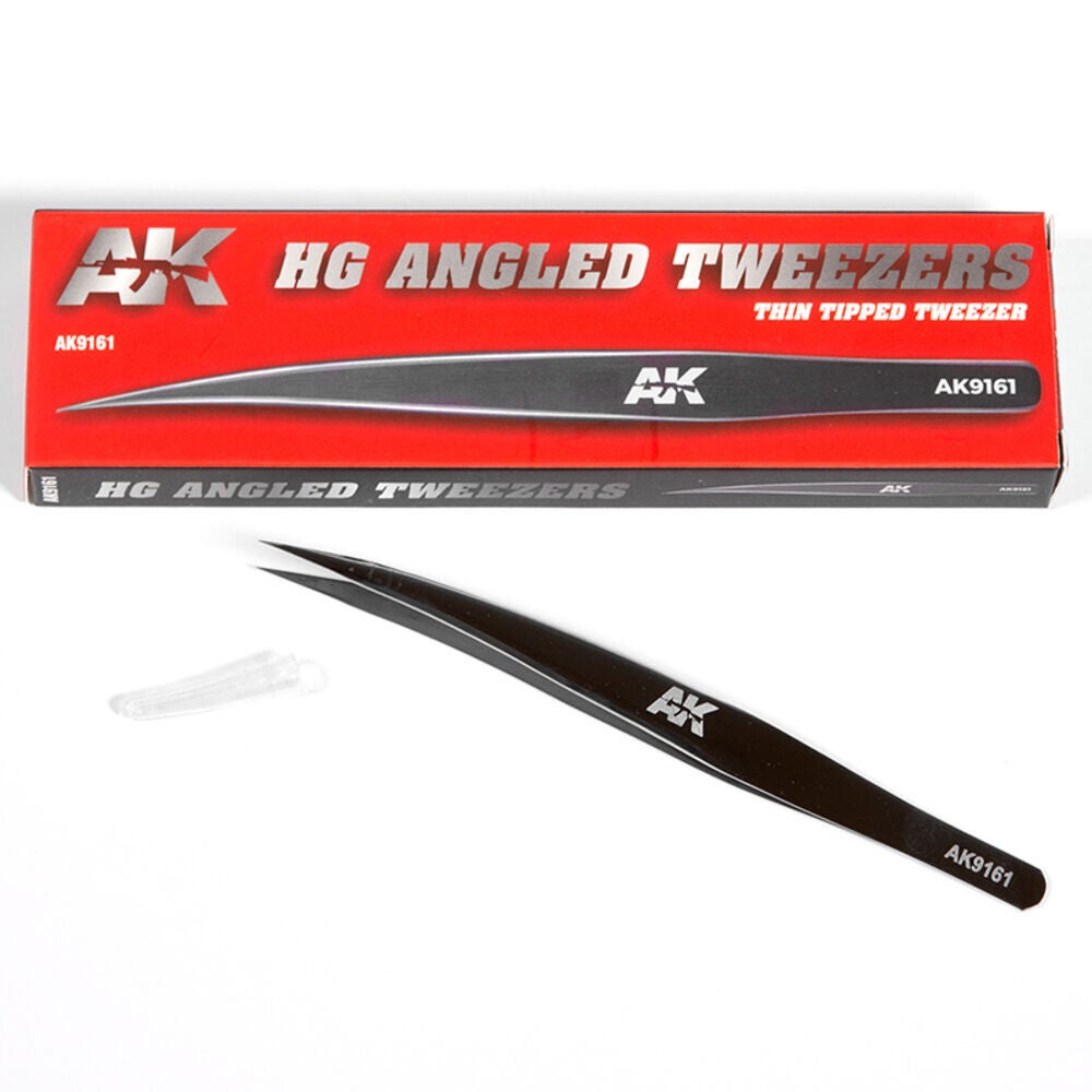 AK INTERACTIVE : REF : AK9161 : TOOL / OUTILLAGE : HG ANGLED TWEEZERS 01 (THIN TIPPED) / PINCE À ÉPINGLE CANGULÉE HG 01 (POINTES FINES)