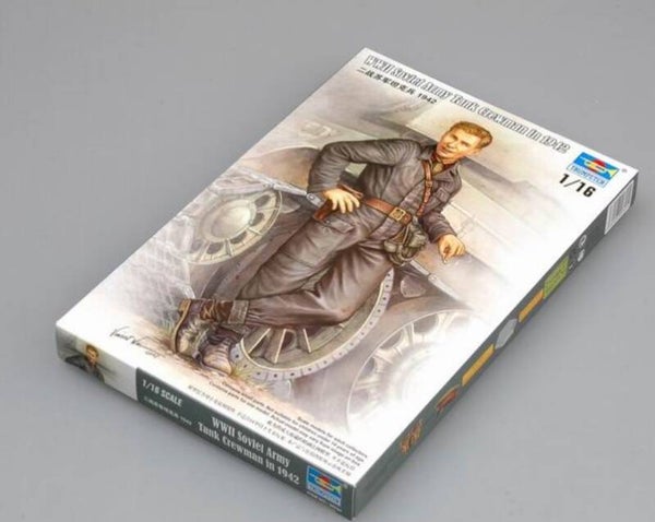 TRUMPETER : REF : 00701 : 1:16 ! FIG : Russian : Soviet Army Tank Crewman in 1942 (WWII)
