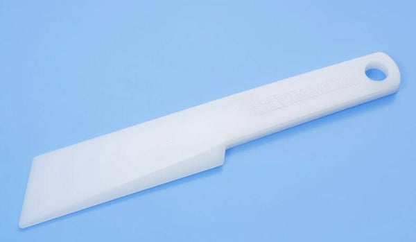 TAMIYA : REF : 87112 : TOOL / OUTILLAGE : Craft Spatula /  Spatule de Modélisme (20mm WIDTH)