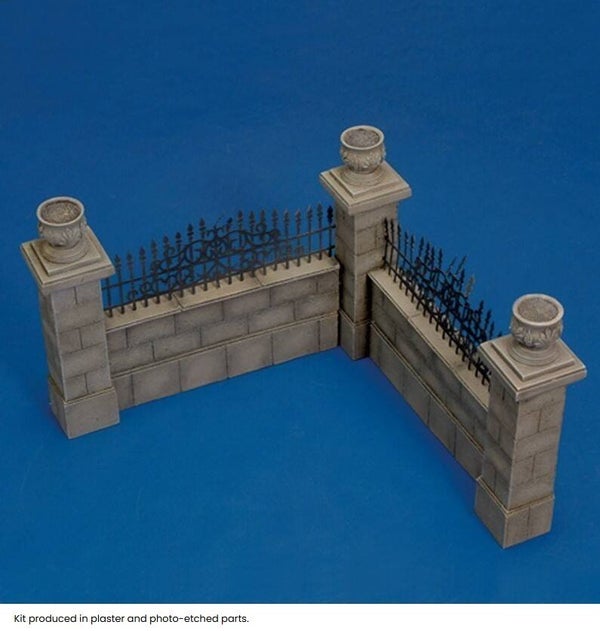 ROYAL MODEL : REF : 105 : 1:35 : SCENERY FOR DIORAMA : Park Wall / Mur de Parc